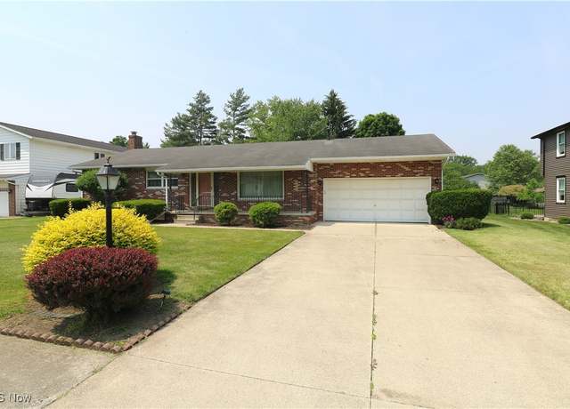 Property at 119 Fairway Cir, Norwalk, OH 44857, 3 beds, 2 baths