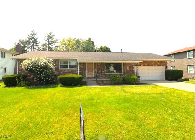 Property at 119 Fairway Cir, Norwalk, OH 44857, 3 beds, 2 baths