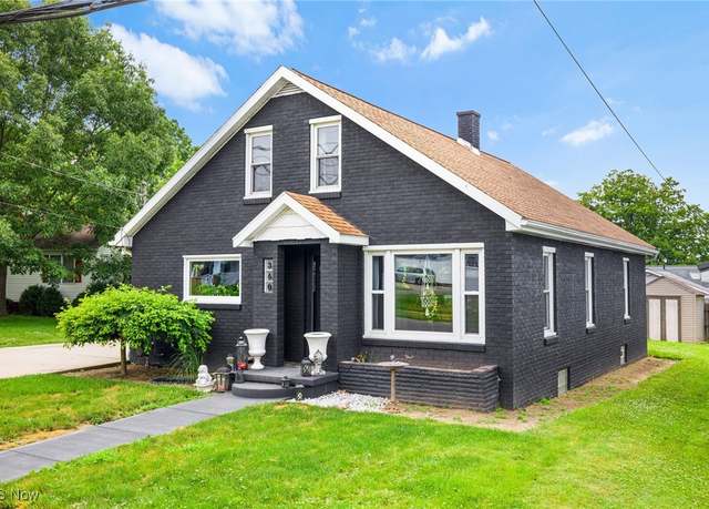 Property at 360 Garfield Ave NW, Carrollton, OH 44615, 3 beds, 1 bath