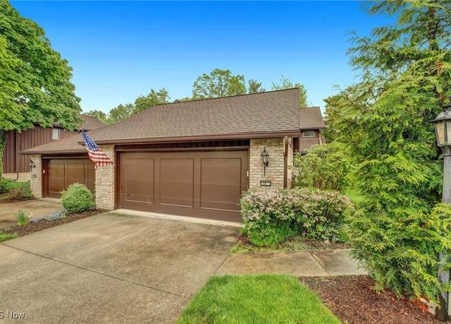 Property at 33 Brandon Pl, Rocky River, OH 44116, 3 beds, 2 baths