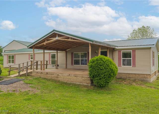 Property at 5240 Chalon Rd SW, Carrollton, OH 44615, 4 beds, 2 baths