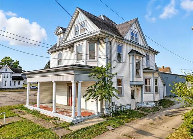 Property at 427 S Union Ave, Alliance, OH 44601, 3 beds, 2 baths