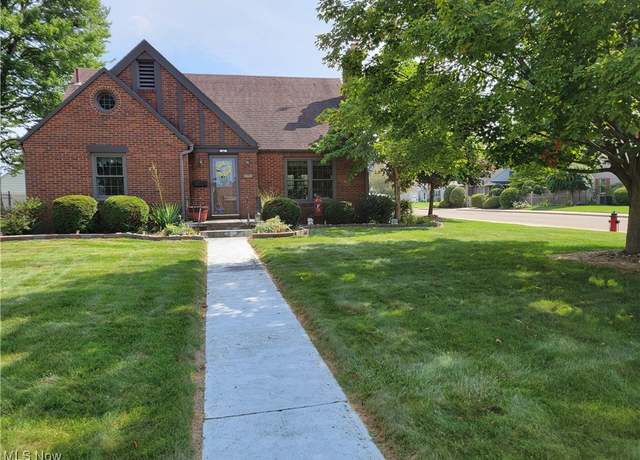 Property at 4626 7th St SW, Canton, OH 44708, 3 beds, 1.5 baths