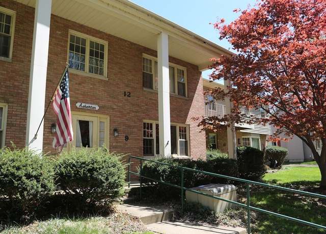 Property at 410 Lafayette Rd, Medina, OH 44256, 2 beds, 2 baths