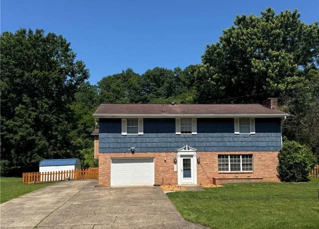 Property at 15 Brown Ave, Parkersburg, WV 26101, 4 beds, 2.5 baths
