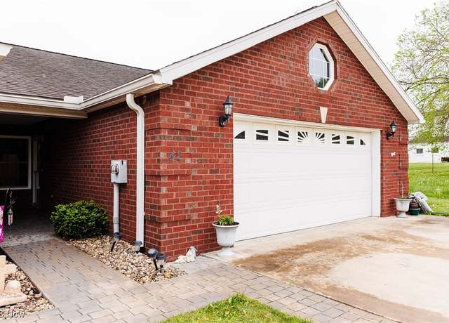 Property at 42 Turnberry Ln, Parkersburg, WV 26101, 3 beds, 2 baths