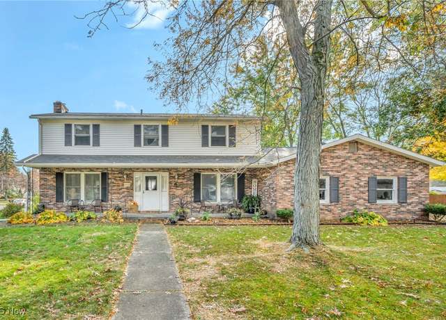 Property at 462 Pickwick Ln, Tallmadge, OH 44278, 4 beds, 2.5 baths