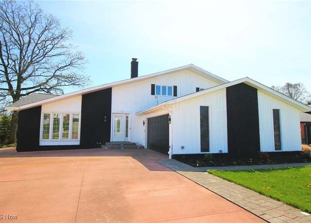 Property at 159 Claremont Dr, Brunswick, OH 44212, 4 beds, 2.5 baths