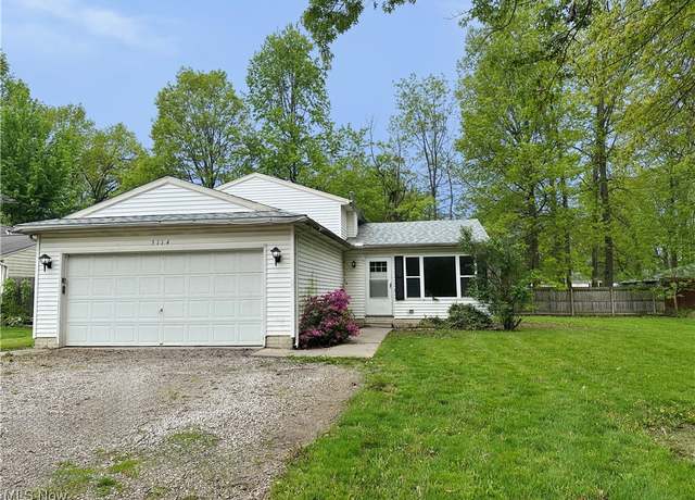 Property at 5114 Liberty Ave, Lorain, OH 44055, 3 beds, 1.5 baths