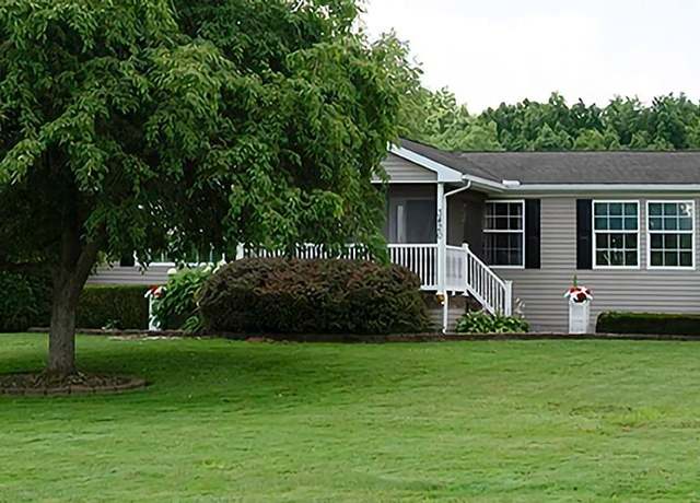 Property at 3420 Newton Tomlinson Rd SW, Warren, OH 44481, 3 beds, 2 baths