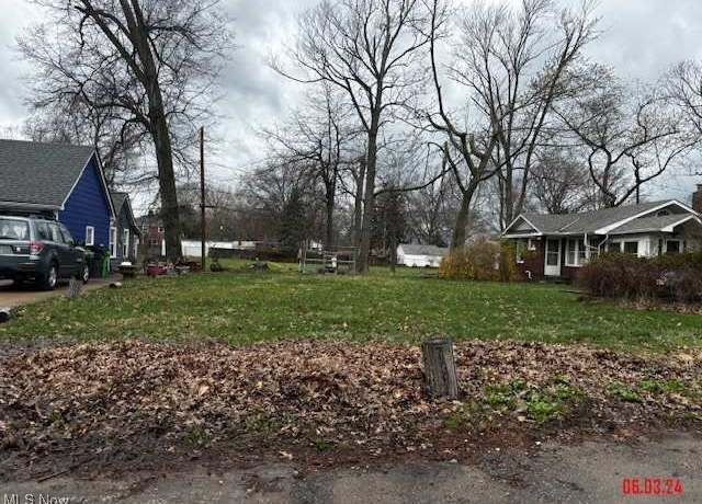 Property at 110 E 238th St, Euclid, OH 44123