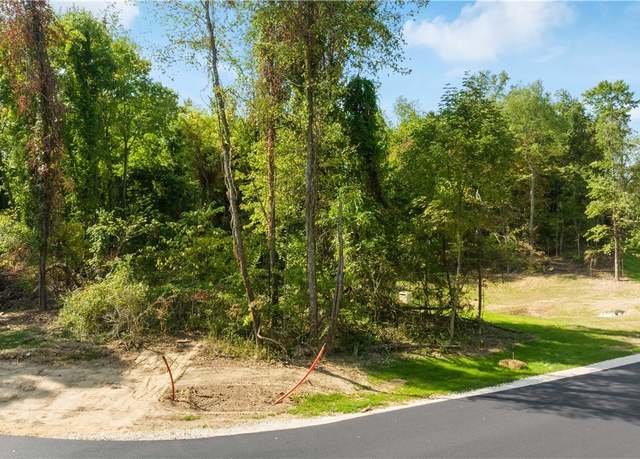 Property at 4710 Pinecrest Dr, Uniontown, OH 44685