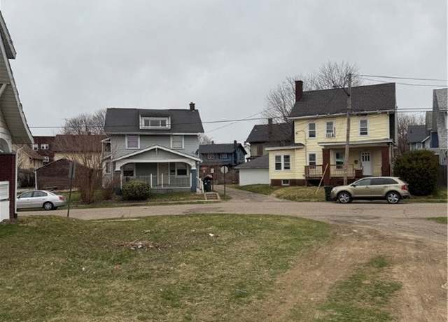 Property at 1220 Dougherty Pl NW, Canton, OH 44703