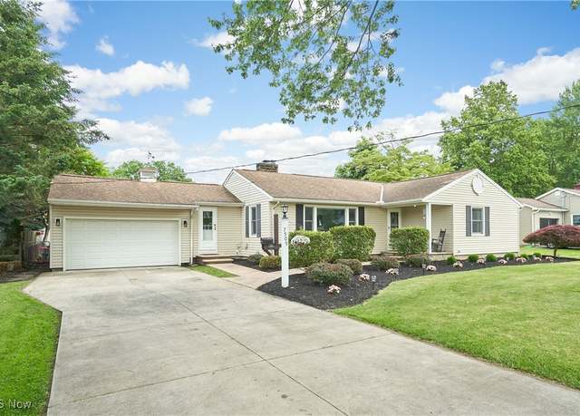 Property at 7509 Acacia Ave, Mentor, OH 44060, 3 beds, 2.5 baths