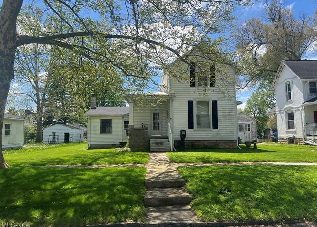 Property at 815 South St, Fremont, OH 43420, 3 beds, 1 bath