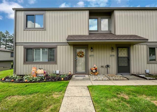 Property at 11977 Harbour Light Dr, North Royalton, OH 44133, 2 beds, 1.5 baths