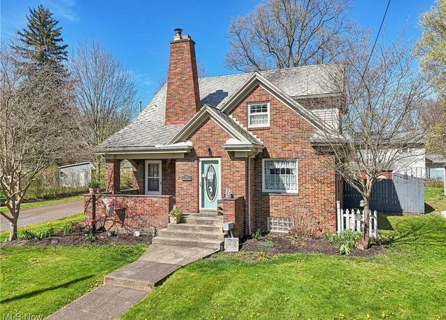 Property at 156 Gates St, Doylestown, OH 44230, 4 beds, 1.5 baths