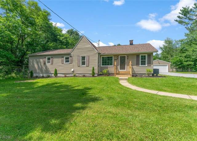 Property at 5843 Fairlawn Ave, Hubbard, OH 44425, 4 beds, 3.5 baths