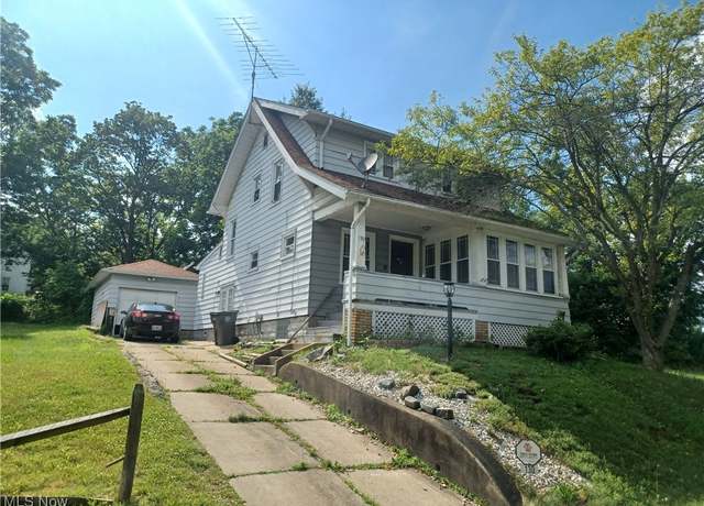 Property at 130 N Portland Ave, Youngstown, OH 44509, 3 beds, 2.5 baths