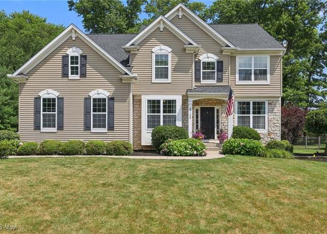 Property at 37120 Halsted Ln, Avon, OH 44011, 4 beds, 3.5 baths