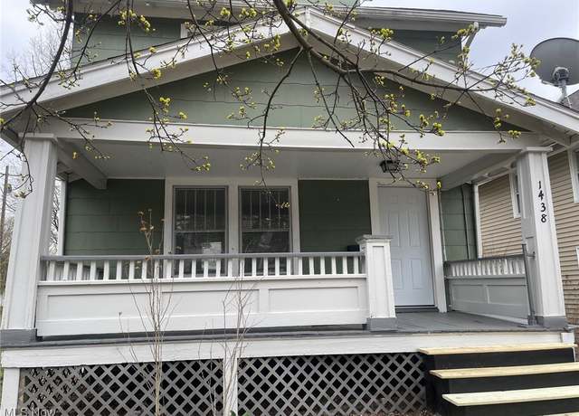 Property at 1438 Newton St, Akron, OH 44305, 4 beds, 1 bath