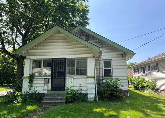 Property at 2568 Edwin Ave, Akron, OH 44314, 2 beds, 1 bath