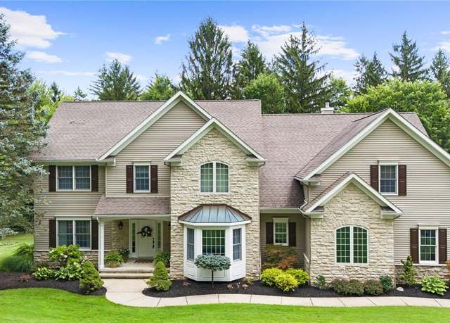 Property at 11215 Beechnut Ln, Chardon, OH 44024, 4 beds, 3 baths