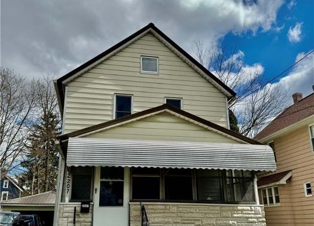 Property at 2207 23rd St SW, Akron, OH 44314, 3 beds, 2.5 baths