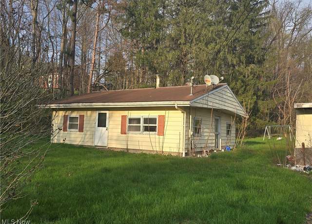 Property at 1648 Adamsville Rd, Zanesville, OH 43701, 2 beds, 1 bath