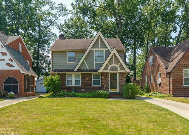 Property at 1011 Brookview Blvd, Cleveland, OH 44134, 3 beds, 1.5 baths
