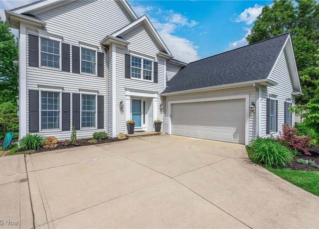 Property at 8373 Forest View Dr, Olmsted Falls, OH 44138, 4 beds, 2.5 baths