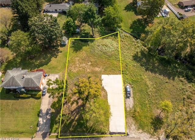 Property at 4327 Skycrest Dr NW, Canton, OH 44718
