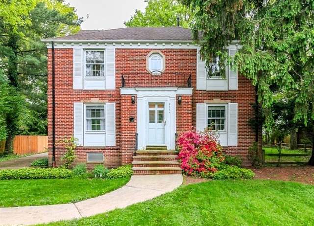 Property at 2090 Hadden Rd, Euclid, OH 44117, 5 beds, 1.5 baths