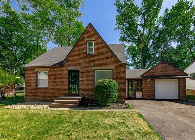 Property at 19408 Sumpter Rd, Warrensville Heights, OH 44128, 4 beds, 1.5 baths