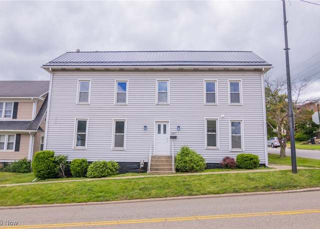 Property at 207 W Main St, St. Clairsville, OH 43950, 3 beds, 1.5 baths