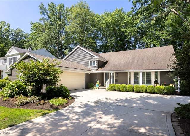 Property at 198 Plymouth Dr, Bay Village, OH 44140, 4 beds, 2.5 baths