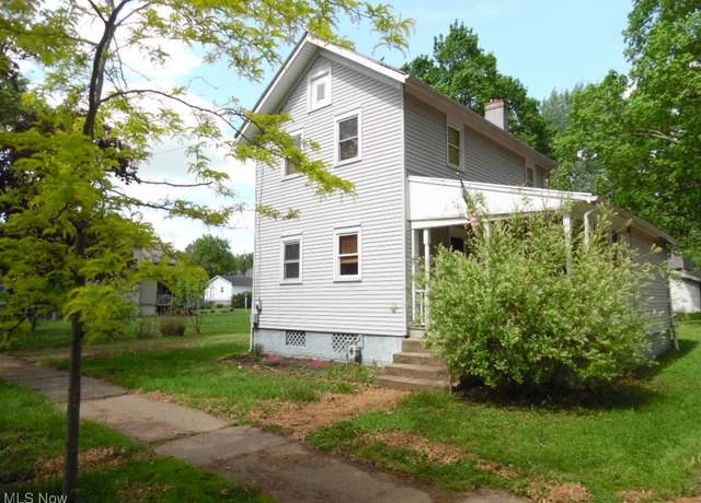 Property at 714 Front St, Marietta, OH 45750, 2 beds, 1 bath