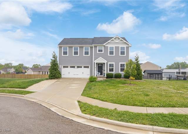 Property at 4480 Halle Cir NW, Massillon, OH 44647, 4 beds, 2.5 baths