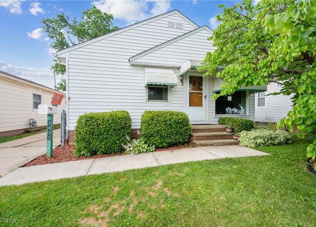 Property at 3431 Center Dr, Parma, OH 44134, 3 beds, 1.5 baths
