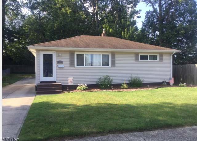 Property at 6109 Westbrook Dr, Brook Park, OH 44142, 3 beds, 2 baths