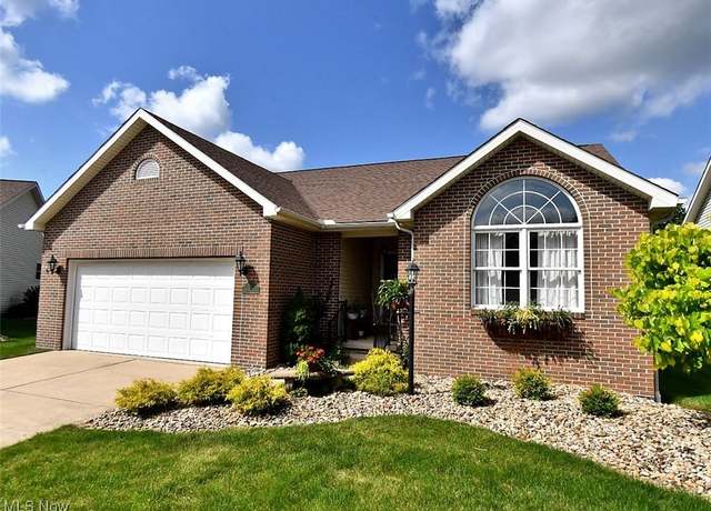 Property at 116 Royal Troon SE, Warren, OH 44484, 2 beds, 2 baths