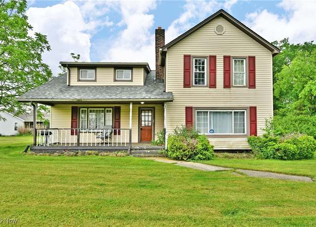 Property at 895 Elmwood Dr, Hubbard, OH 44425, 4 beds, 1.5 baths