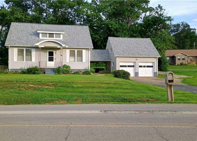 Property at 215 Rehl Rd, Zanesville, OH 43701, 3 beds, 1.5 baths