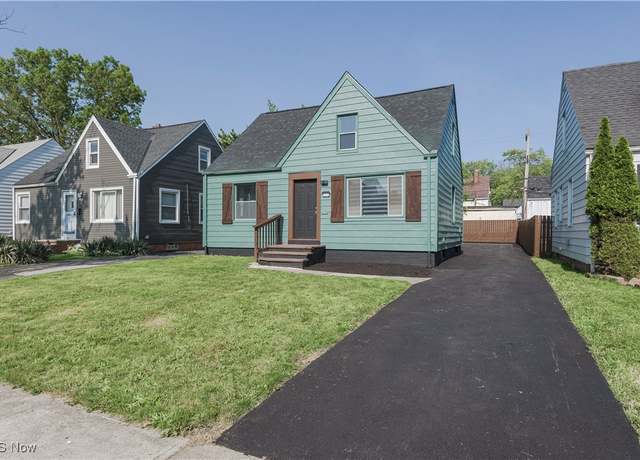 Property at 5413 Hollywood Ave, Maple Heights, OH 44137, 3 beds, 2 baths