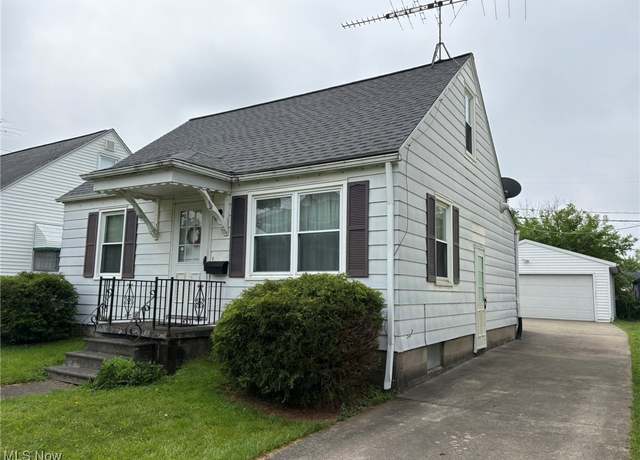 Property at 453 Kenyon Ave, Elyria, OH 44035, 3 beds, 1.5 baths