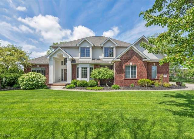 Property at 7117 Willowlane Ave NW, Massillon, OH 44646, 4 beds, 4.5 baths