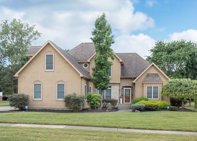 Property at 14 Whitefield Blvd, Norwalk, OH 44857, 4 beds, 2.5 baths