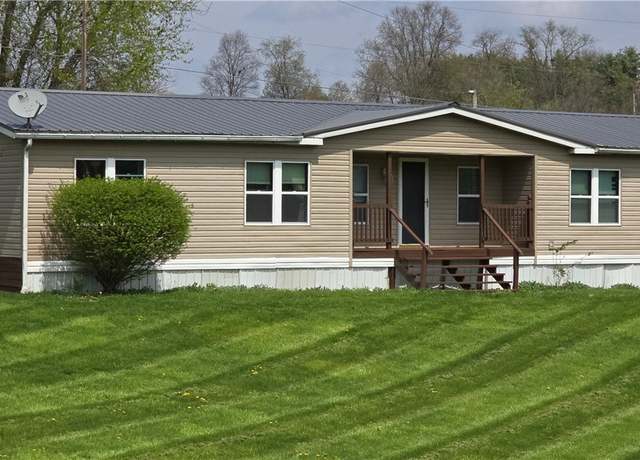 Property at 570 Timber Run Rd, Zanesville, OH 43701, 4 beds, 2 baths