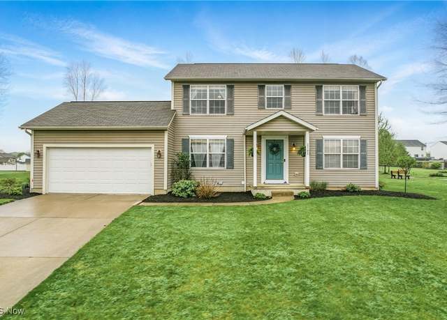 Property at 2765 Captens St NE, Canton, OH 44721, 3 beds, 2.5 baths