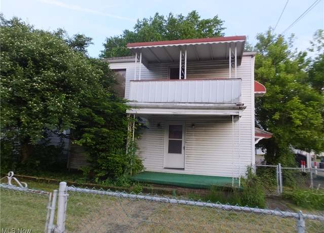 Property at 2904 12th St NW, Canton, OH 44708, 4 beds, 2 baths